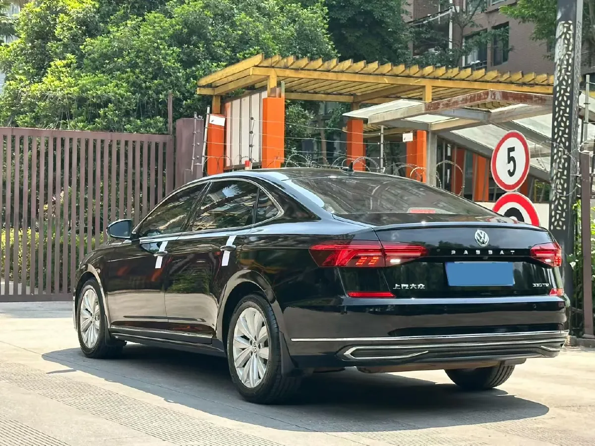 2020 Volkswagen Passat 2.0T 186HP L4 7DCT,autocango,china used car exporter,china ev exporter,chinese used car exporter,chinese used ev exporter