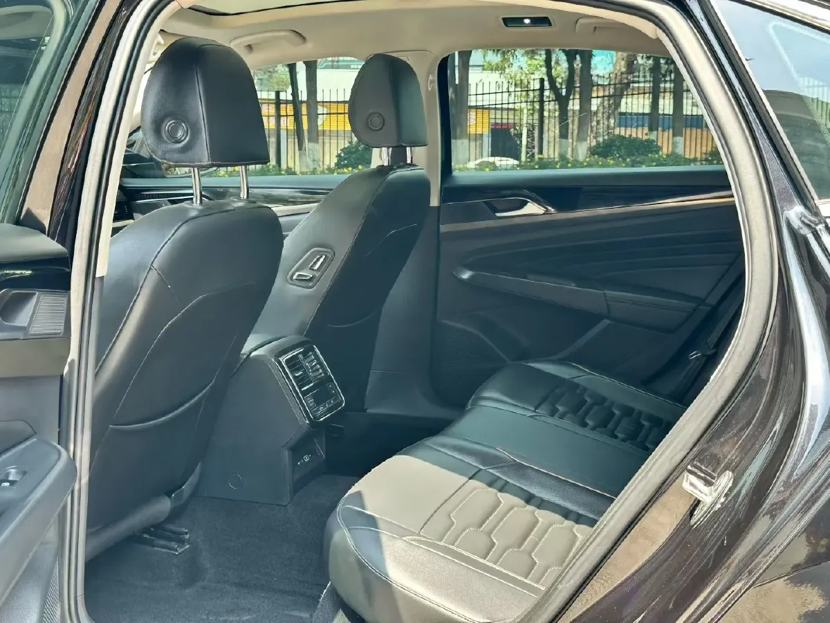 2020 Volkswagen Passat 2.0T 186HP L4 7DCT,autocango,china used car exporter,china ev exporter,chinese used car exporter,chinese used ev exporter