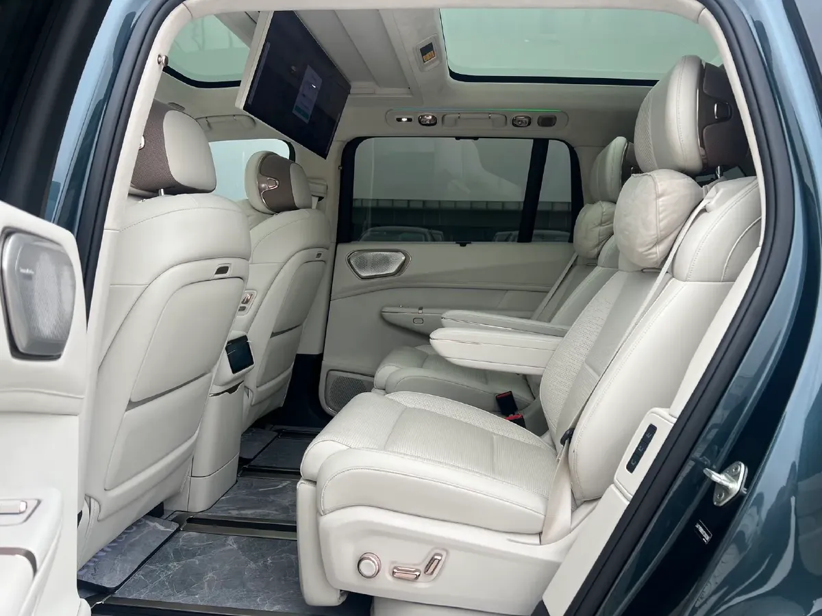 2025 LYNK&CO 900 2.0T 254HP L4 3DHT PHEV,autocango,china used car exporter,china ev exporter,chinese used car exporter,chinese used ev exporter