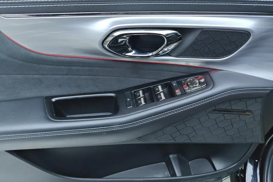 2022 GAC Trumpchi GS8 2.0T 190HP L4 E-CVT Hybrid,autocango,china used car exporter,china ev exporter,chinese used car exporter,chinese used ev exporter