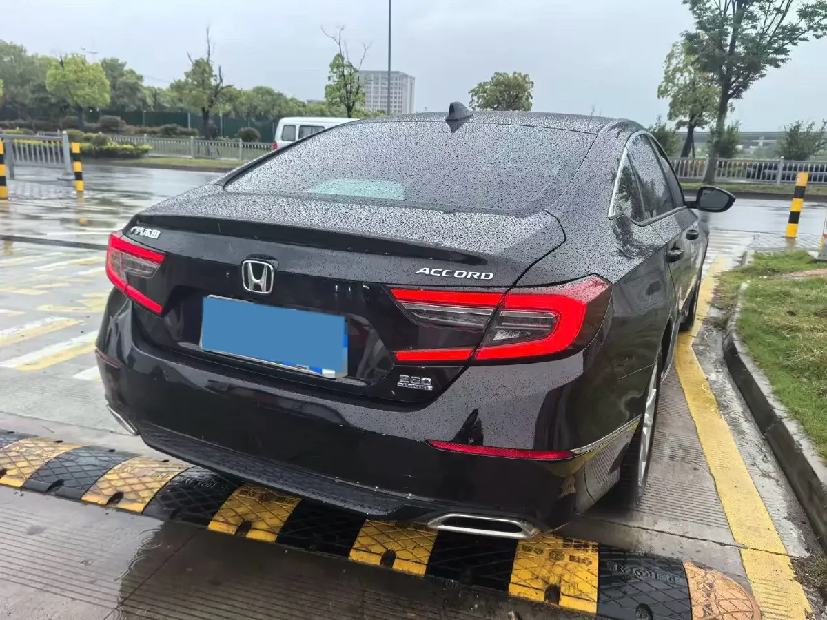 2022 Honda Accord 1.5T 194HP L4 CVT,autocango,china used car exporter,china ev exporter,chinese used car exporter,chinese used ev exporter