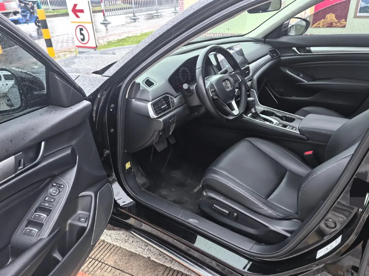 2022 Honda Accord 1.5T 194HP L4 CVT,autocango,china used car exporter,china ev exporter,chinese used car exporter,chinese used ev exporter