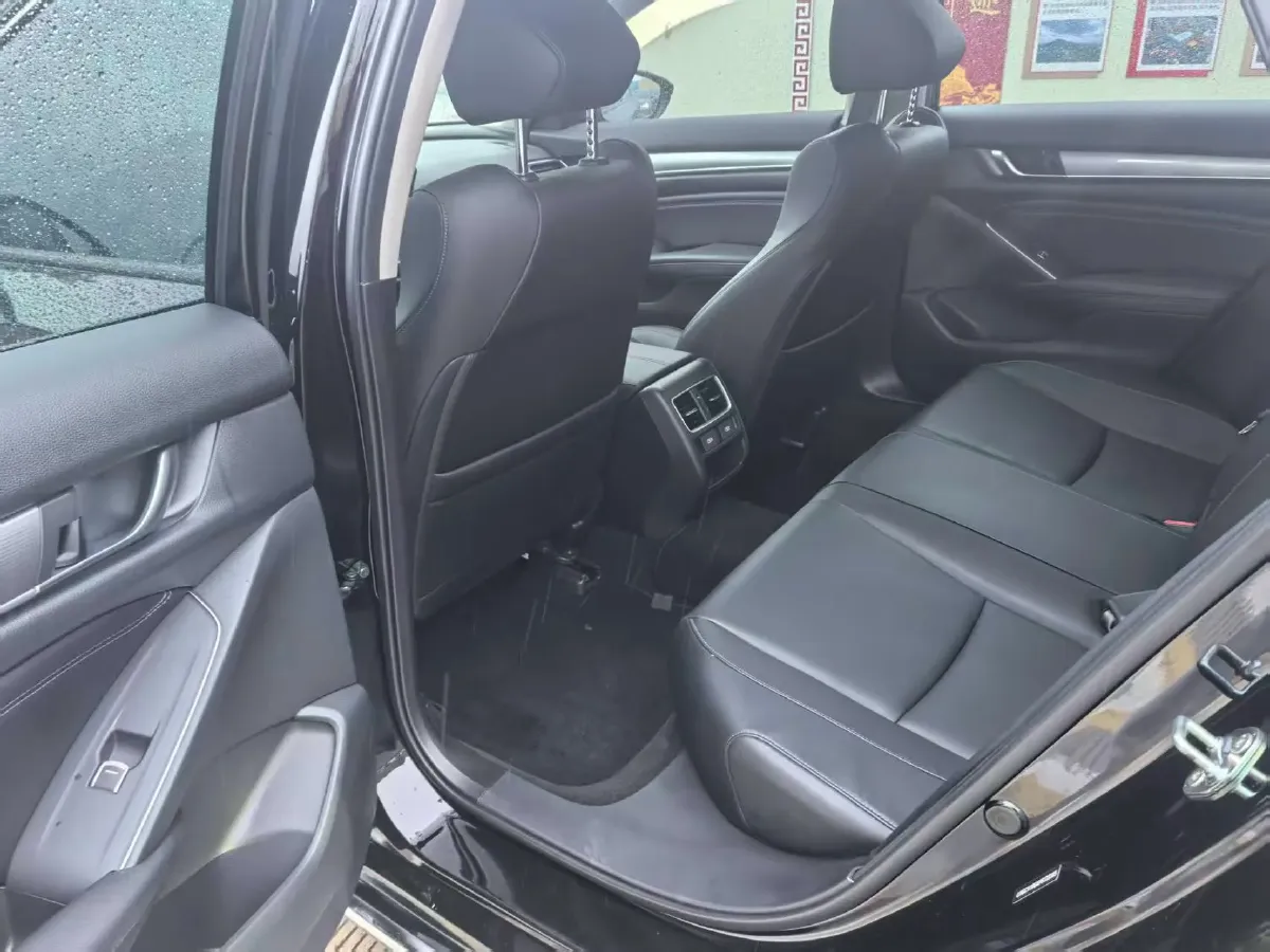 2022 Honda Accord 1.5T 194HP L4 CVT,autocango,china used car exporter,china ev exporter,chinese used car exporter,chinese used ev exporter
