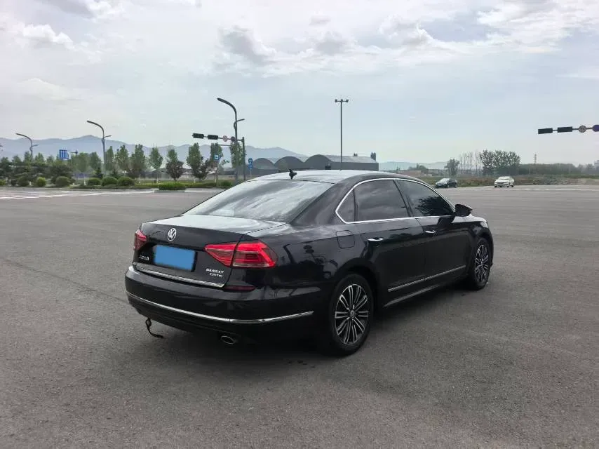 2017 Volkswagen Passat 1.8T 180HP L4 7DCT,autocango,china used car exporter,china ev exporter,chinese used car exporter,chinese used ev exporter