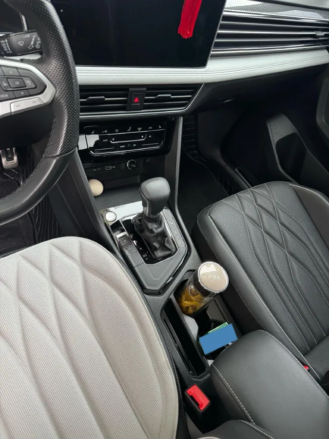 2023 Volkswagen Tiguan L 2.0T 186HP L4 7DCT,autocango,china used car exporter,china ev exporter,chinese used car exporter,chinese used ev exporter