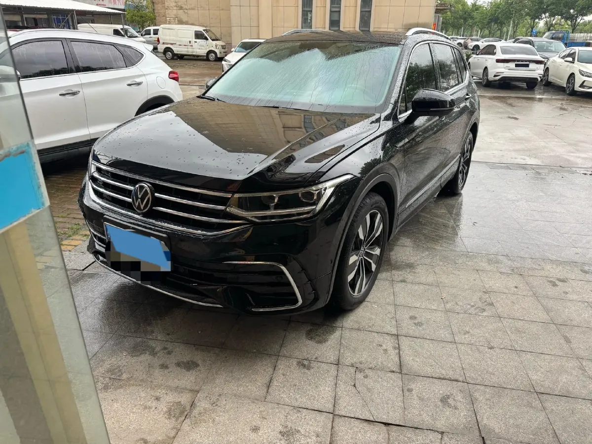 2023 Volkswagen Tiguan L 2.0T 186HP L4 7DCT,autocango,china used car exporter,china ev exporter,chinese used car exporter,chinese used ev exporter