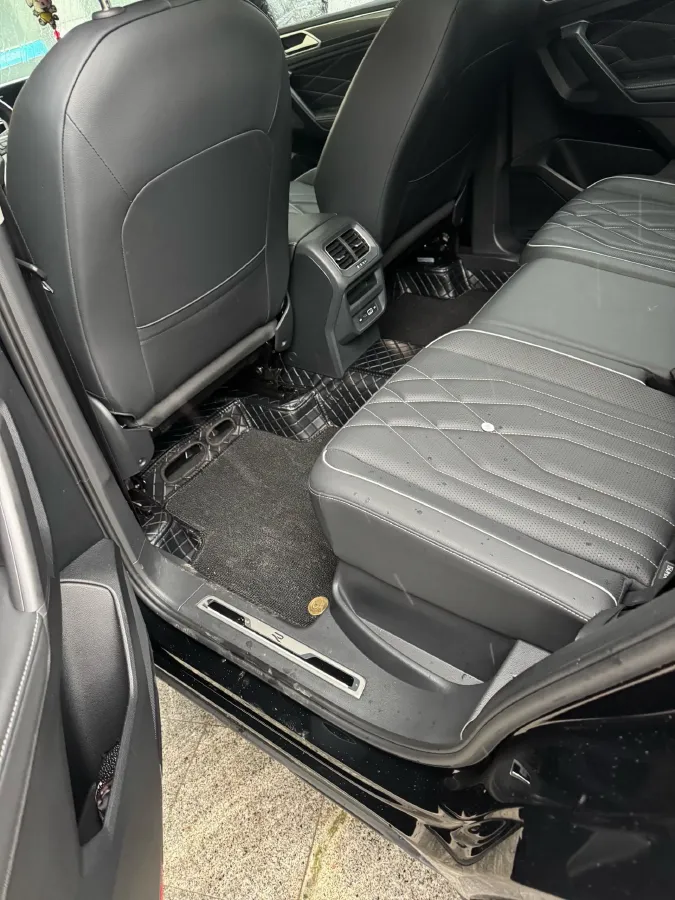 2023 Volkswagen Tiguan L 2.0T 186HP L4 7DCT,autocango,china used car exporter,china ev exporter,chinese used car exporter,chinese used ev exporter