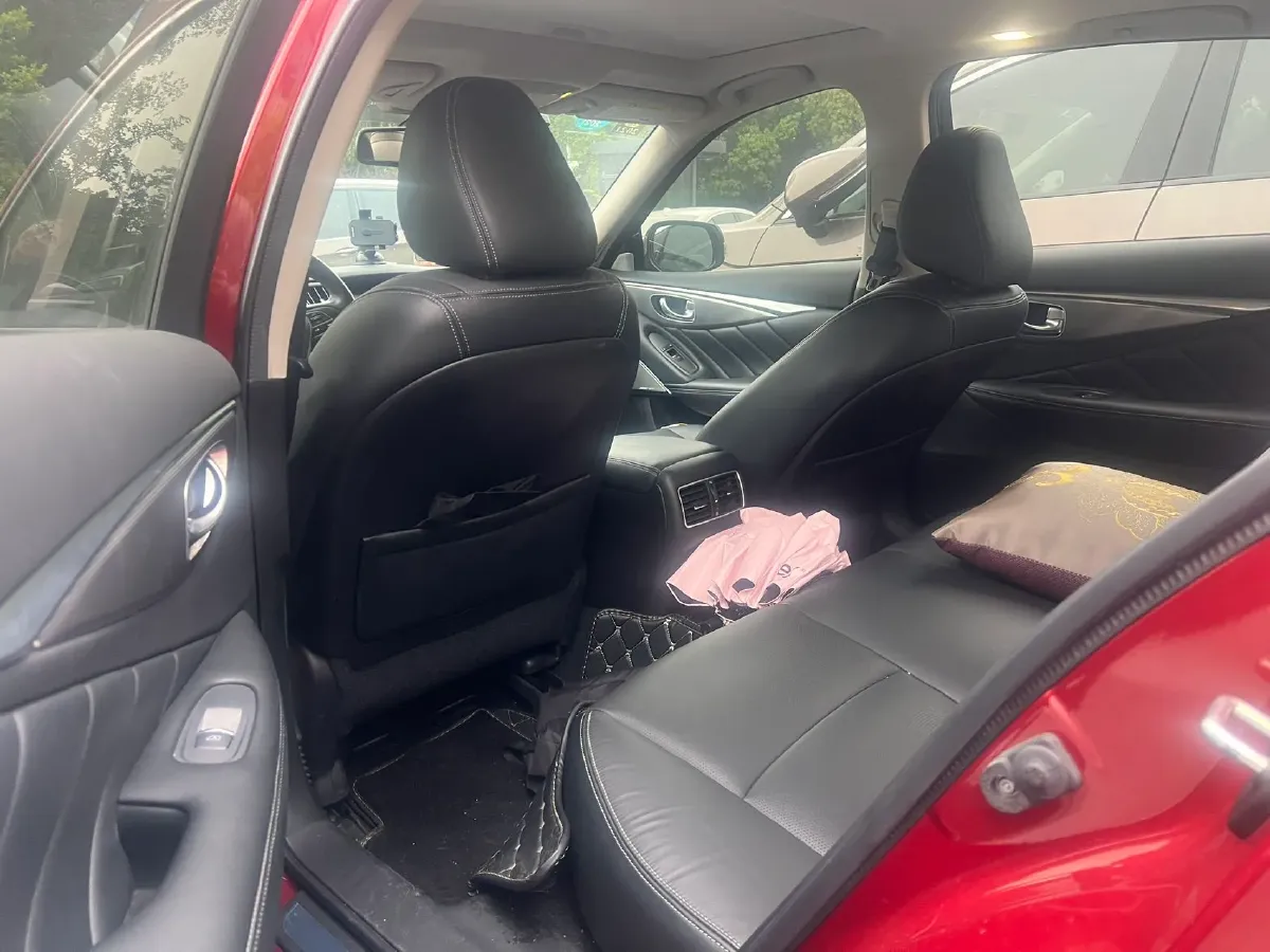 2018 Jeep Grand Commander 2.0T 265HP L4 9AT,autocango,china used car exporter,china ev exporter,chinese used car exporter,chinese used ev exporter