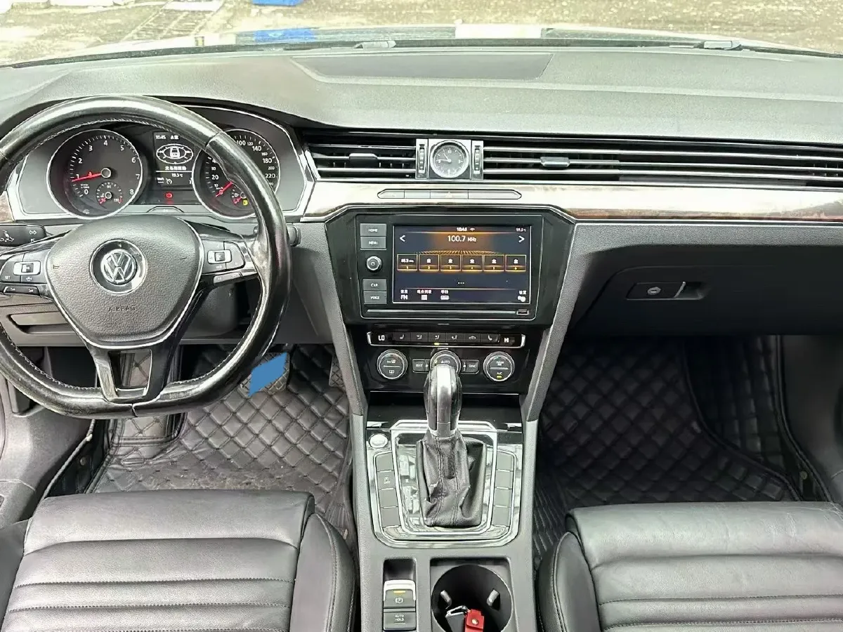 2019 Volkswagen Magotan 2.0T 186HP L4 7DCT,autocango,china used car exporter,china ev exporter,chinese used car exporter,chinese used ev exporter