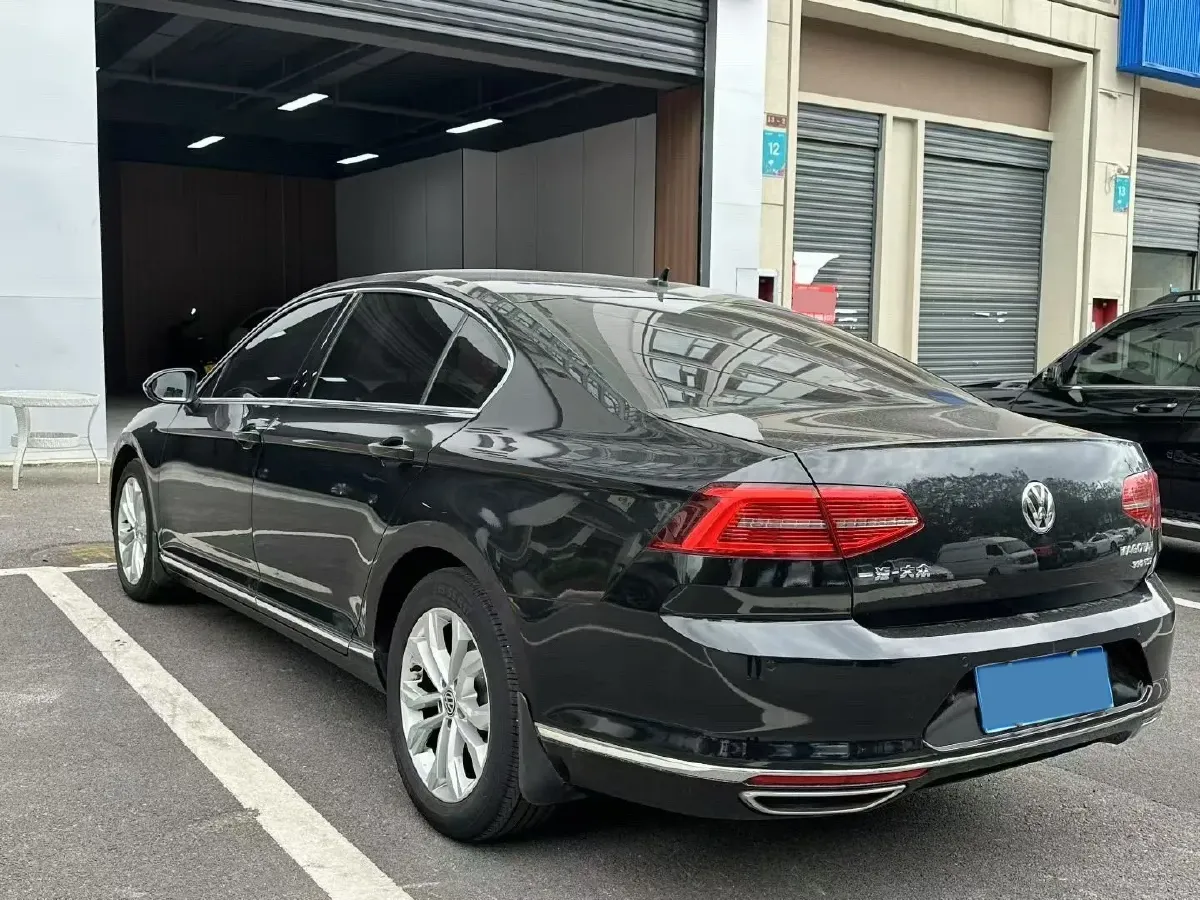2019 Volkswagen Magotan 2.0T 186HP L4 7DCT,autocango,china used car exporter,china ev exporter,chinese used car exporter,chinese used ev exporter
