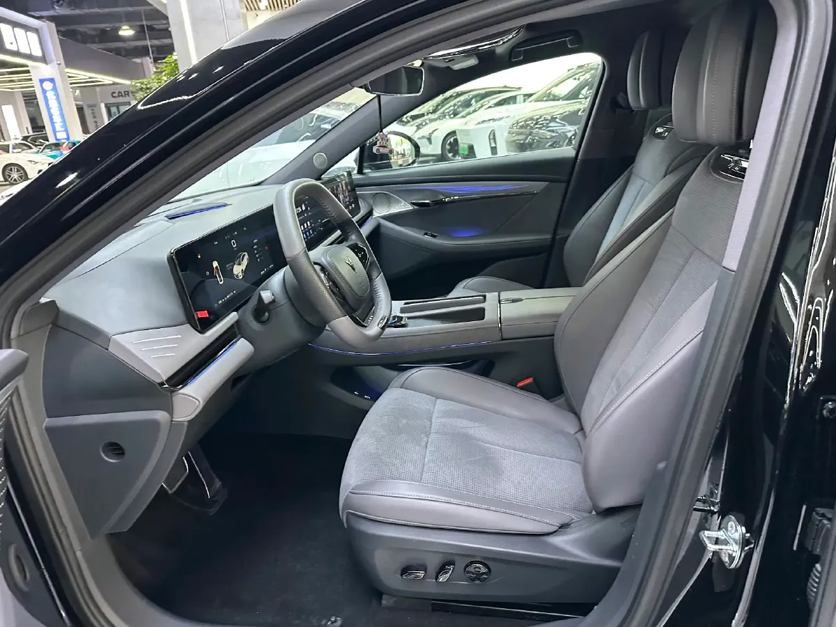 2024 Voyah ZhuiGuang 1.5T 136HP L4 PHEV 43KWH,autocango,china used car exporter,china ev exporter,chinese used car exporter,chinese used ev exporter