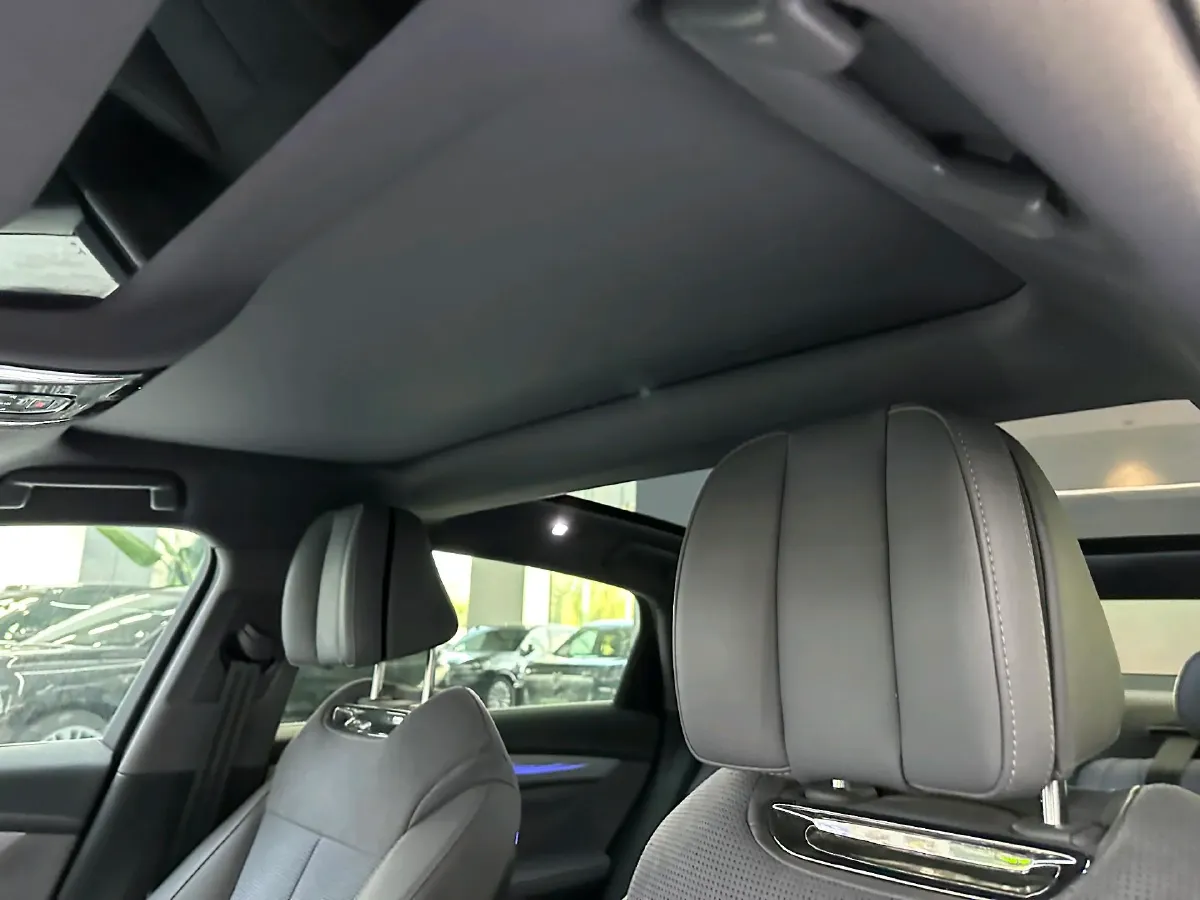 2024 Voyah ZhuiGuang 1.5T 136HP L4 PHEV 43KWH,autocango,china used car exporter,china ev exporter,chinese used car exporter,chinese used ev exporter