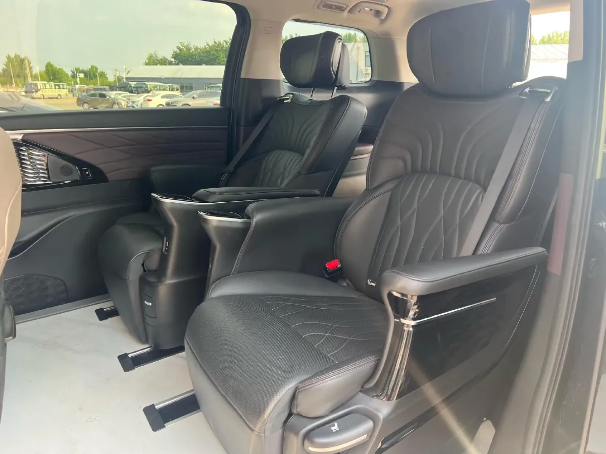 2024 GAC Trumpchi M8 2.0T 252HP L4 8AT,autocango,china used car exporter,china ev exporter,chinese used car exporter,chinese used ev exporter