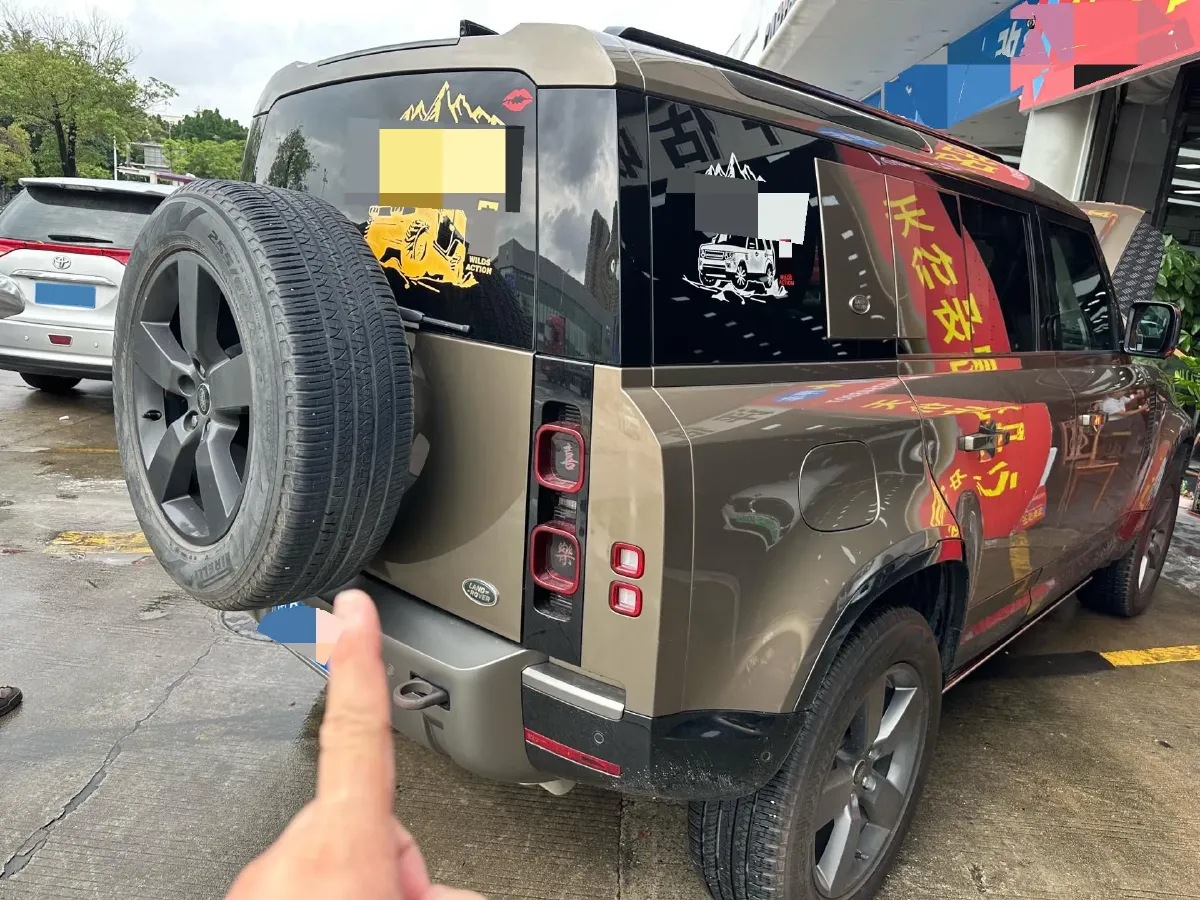 2022 Land Rover Defender 3.0T 400HP L6 8AT,autocango,china used car exporter,china ev exporter,chinese used car exporter,chinese used ev exporter