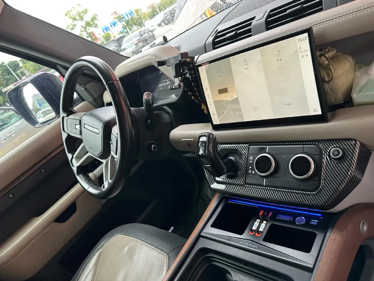 2022 Land Rover Defender 3.0T 400HP L6 8AT,autocango,china used car exporter,china ev exporter,chinese used car exporter,chinese used ev exporter