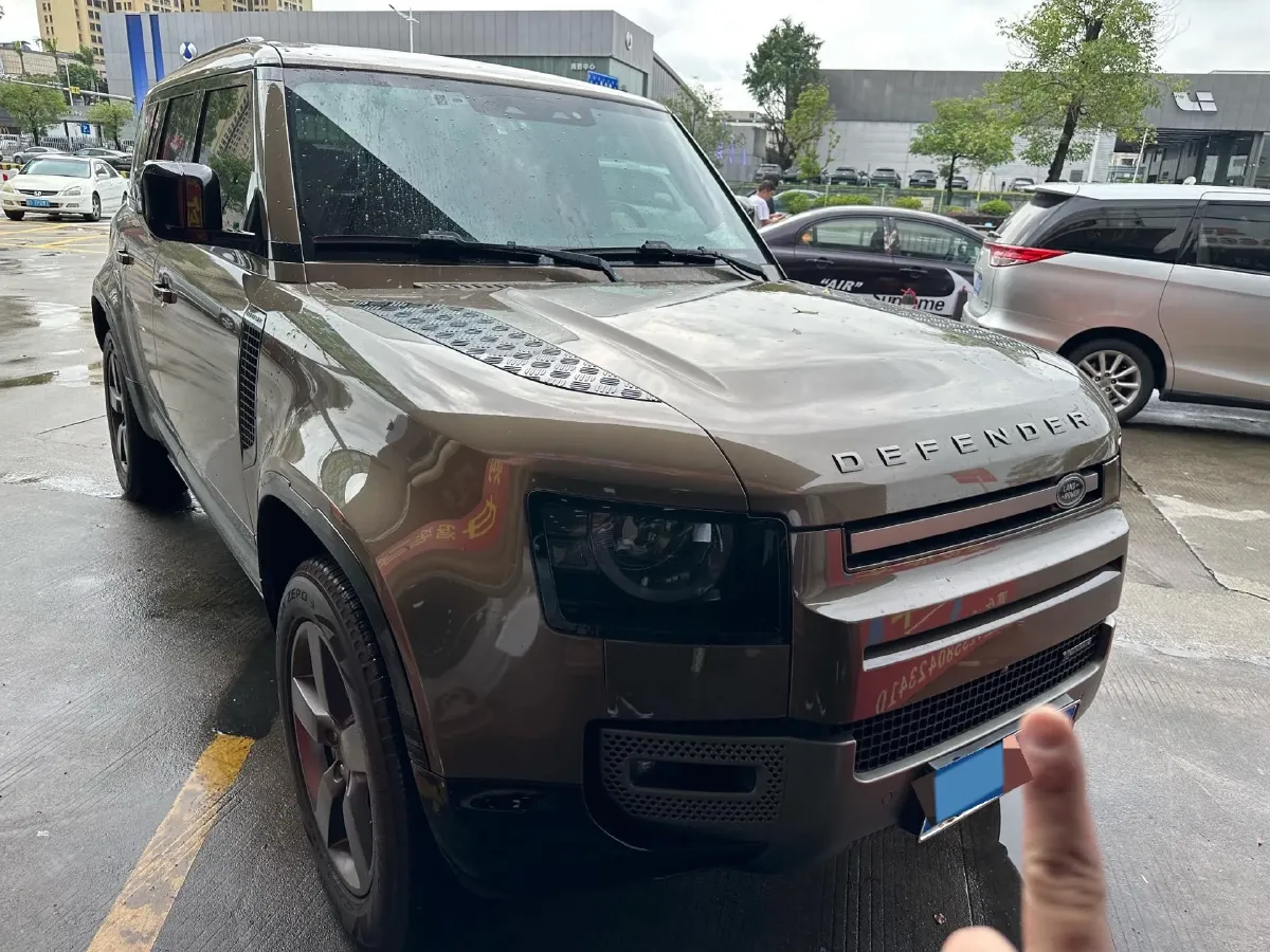 2022 Land Rover Defender 3.0T 400HP L6 8AT,autocango,china used car exporter,china ev exporter,chinese used car exporter,chinese used ev exporter