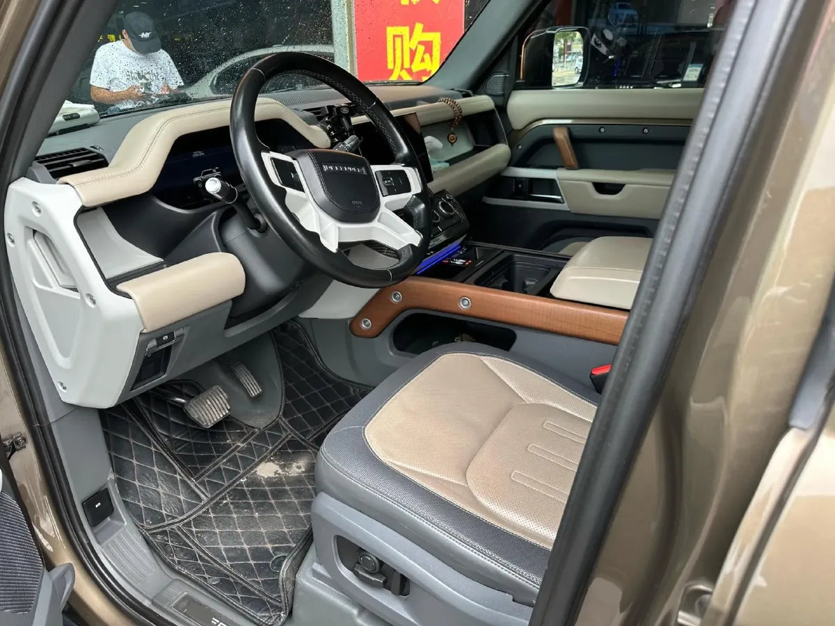 2022 Land Rover Defender 3.0T 400HP L6 8AT,autocango,china used car exporter,china ev exporter,chinese used car exporter,chinese used ev exporter