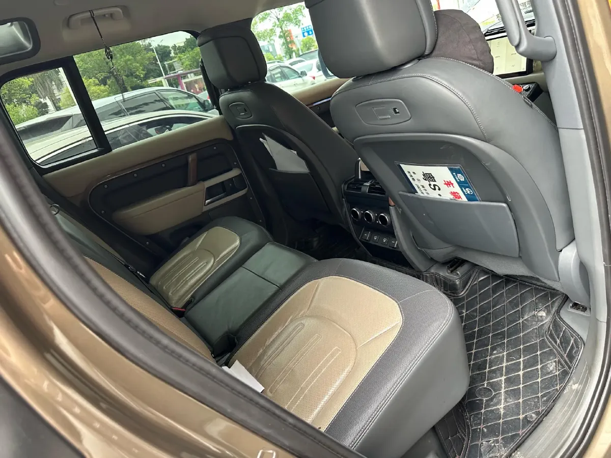 2022 Land Rover Defender 3.0T 400HP L6 8AT,autocango,china used car exporter,china ev exporter,chinese used car exporter,chinese used ev exporter