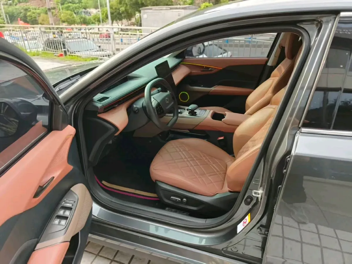 2024 ChangAn QiYuan A05 1.5L 110HP L4 E-CVT PHEV 18.99KWH,autocango,china used car exporter,china ev exporter,chinese used car exporter,chinese used ev exporter