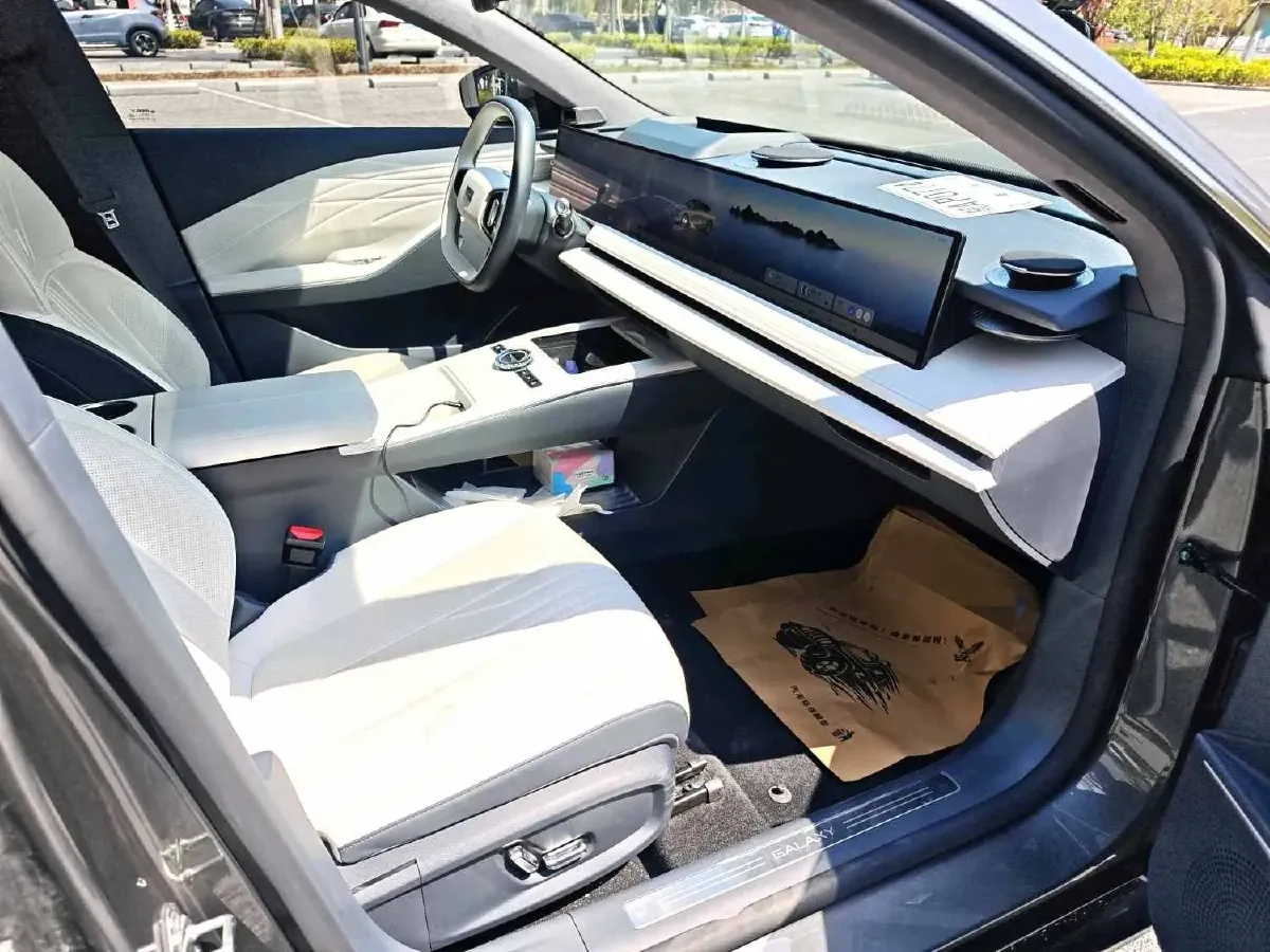 2024 Geely Galaxy E8 BEV 76KWH,autocango,china used car exporter,china ev exporter,chinese used car exporter,chinese used ev exporter