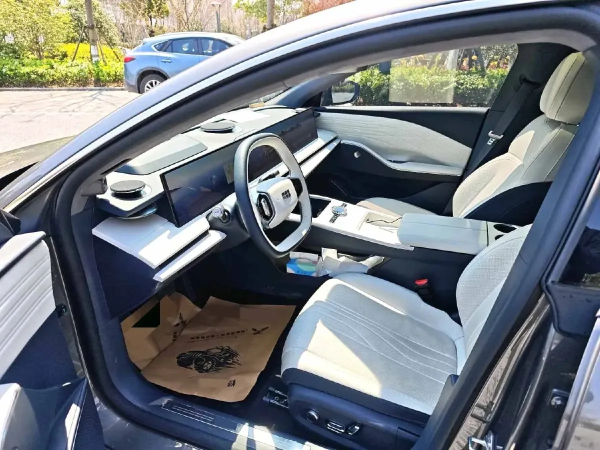 2024 Geely Galaxy E8 BEV 76KWH,autocango,china used car exporter,china ev exporter,chinese used car exporter,chinese used ev exporter