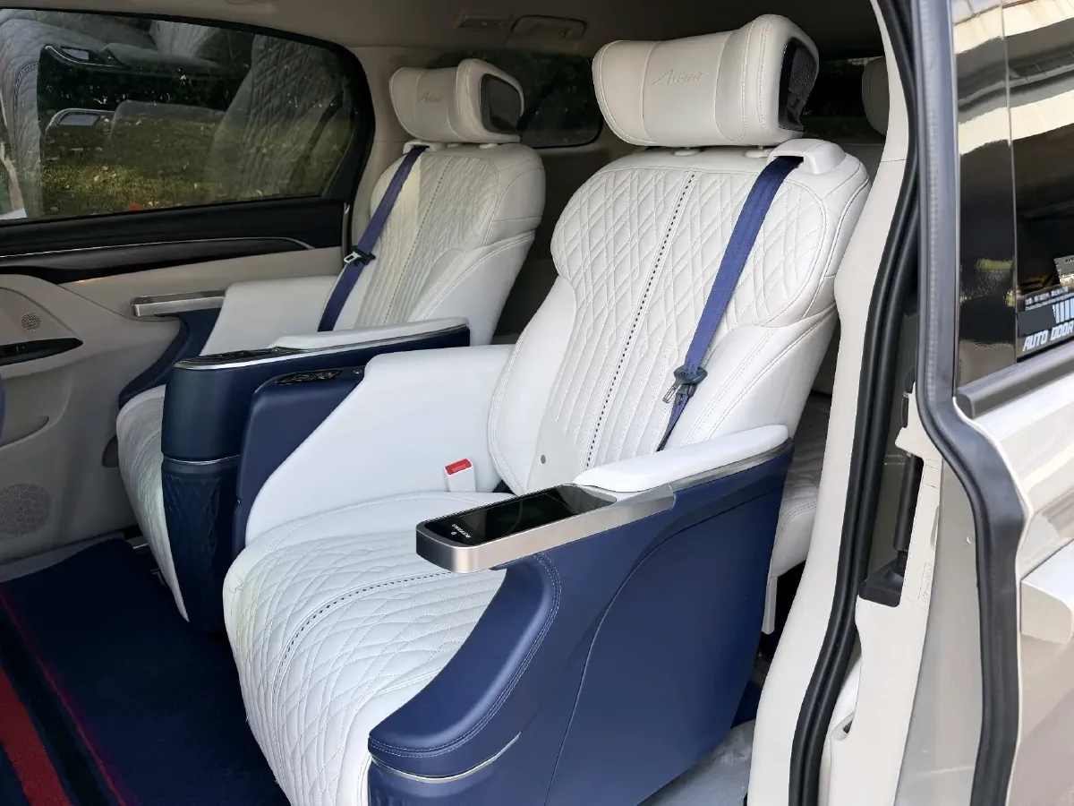 2021 Buick GL8 2.0T 237HP L4 9AT,autocango,china used car exporter,china ev exporter,chinese used car exporter,chinese used ev exporter