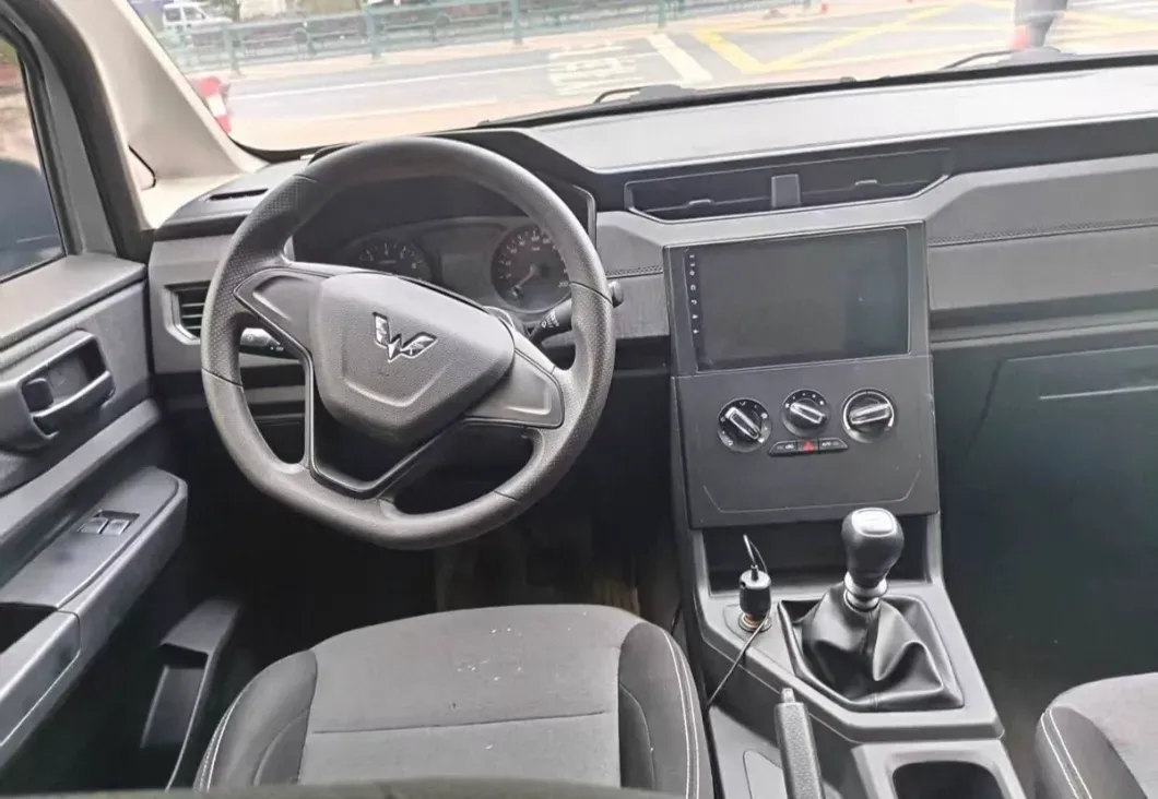 2020 WuLing HongGuang Plus 1.5L 99HP L4 6MT,autocango,china used car exporter,china ev exporter,chinese used car exporter,chinese used ev exporter