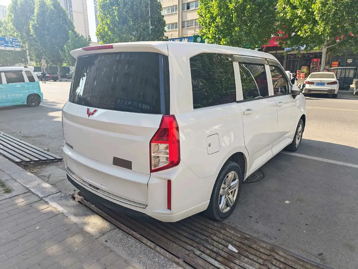 2020 WuLing HongGuang Plus 1.5L 99HP L4 6MT,autocango,china used car exporter,china ev exporter,chinese used car exporter,chinese used ev exporter