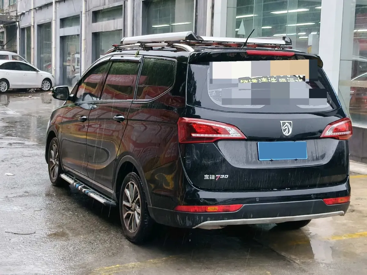 2019 BaoJun 730 1.5L 112HP L4 6MT,autocango,china used car exporter,china ev exporter,chinese used car exporter,chinese used ev exporter
