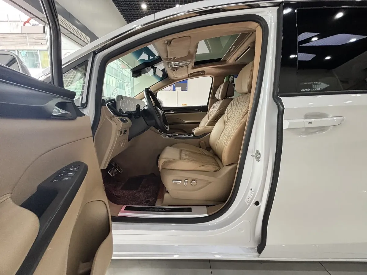 2020 Buick GL8 2.0T 237HP L4 9AT,autocango,china used car exporter,china ev exporter,chinese used car exporter,chinese used ev exporter