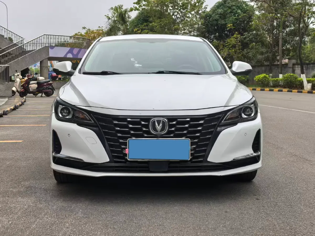 2022 ChangAn Raeton CC 1.5T 188HP L4 7DCT,autocango,china used car exporter,china ev exporter,chinese used car exporter,chinese used ev exporter