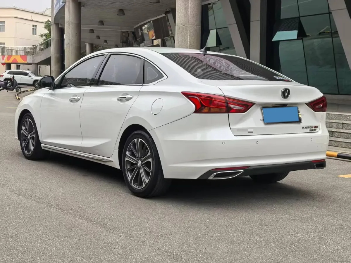 2022 ChangAn Raeton CC 1.5T 188HP L4 7DCT,autocango,china used car exporter,china ev exporter,chinese used car exporter,chinese used ev exporter