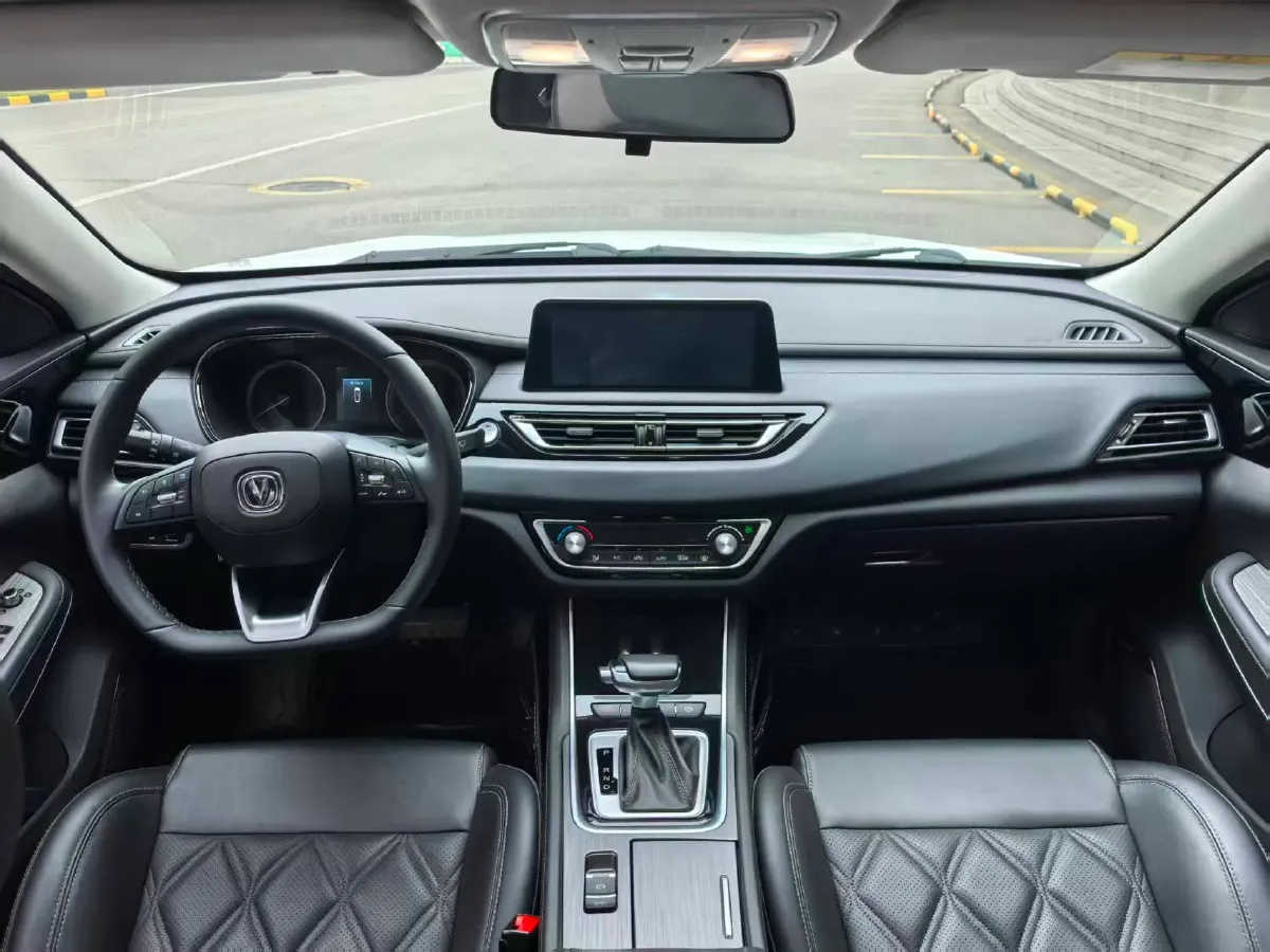 2022 ChangAn Raeton CC 1.5T 188HP L4 7DCT,autocango,china used car exporter,china ev exporter,chinese used car exporter,chinese used ev exporter