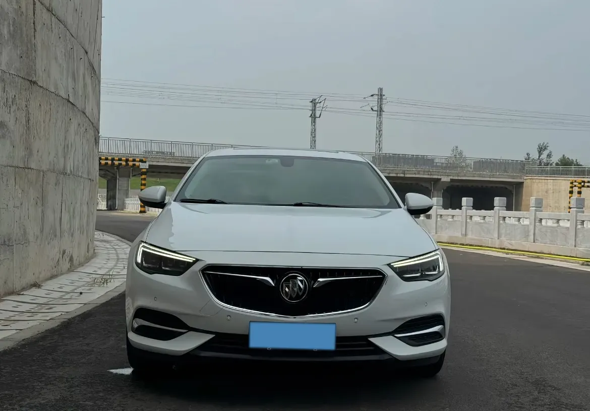 2019 Buick Regal 2.0T 261HP L4 9AT,autocango,china used car exporter,china ev exporter,chinese used car exporter,chinese used ev exporter