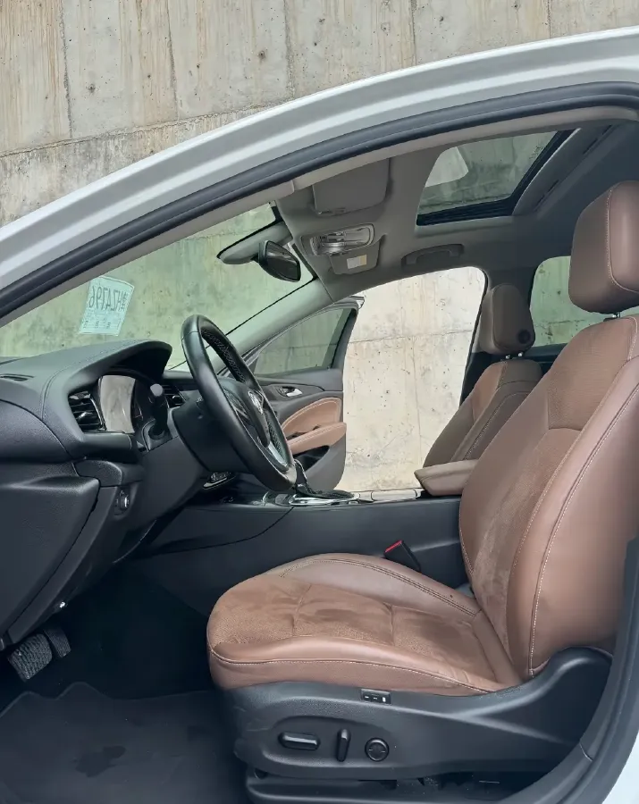 2019 Buick Regal 2.0T 261HP L4 9AT,autocango,china used car exporter,china ev exporter,chinese used car exporter,chinese used ev exporter