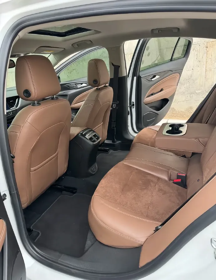 2019 Buick Regal 2.0T 261HP L4 9AT,autocango,china used car exporter,china ev exporter,chinese used car exporter,chinese used ev exporter