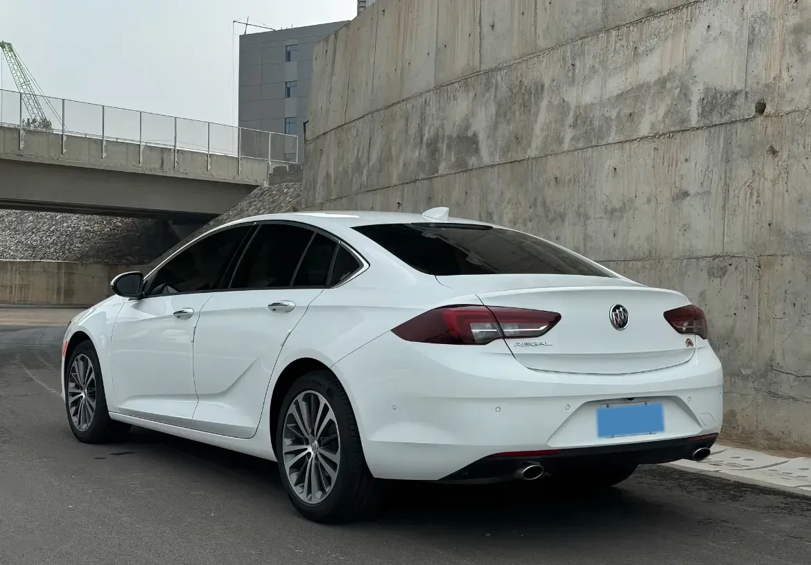 2019 Buick Regal 2.0T 261HP L4 9AT,autocango,china used car exporter,china ev exporter,chinese used car exporter,chinese used ev exporter