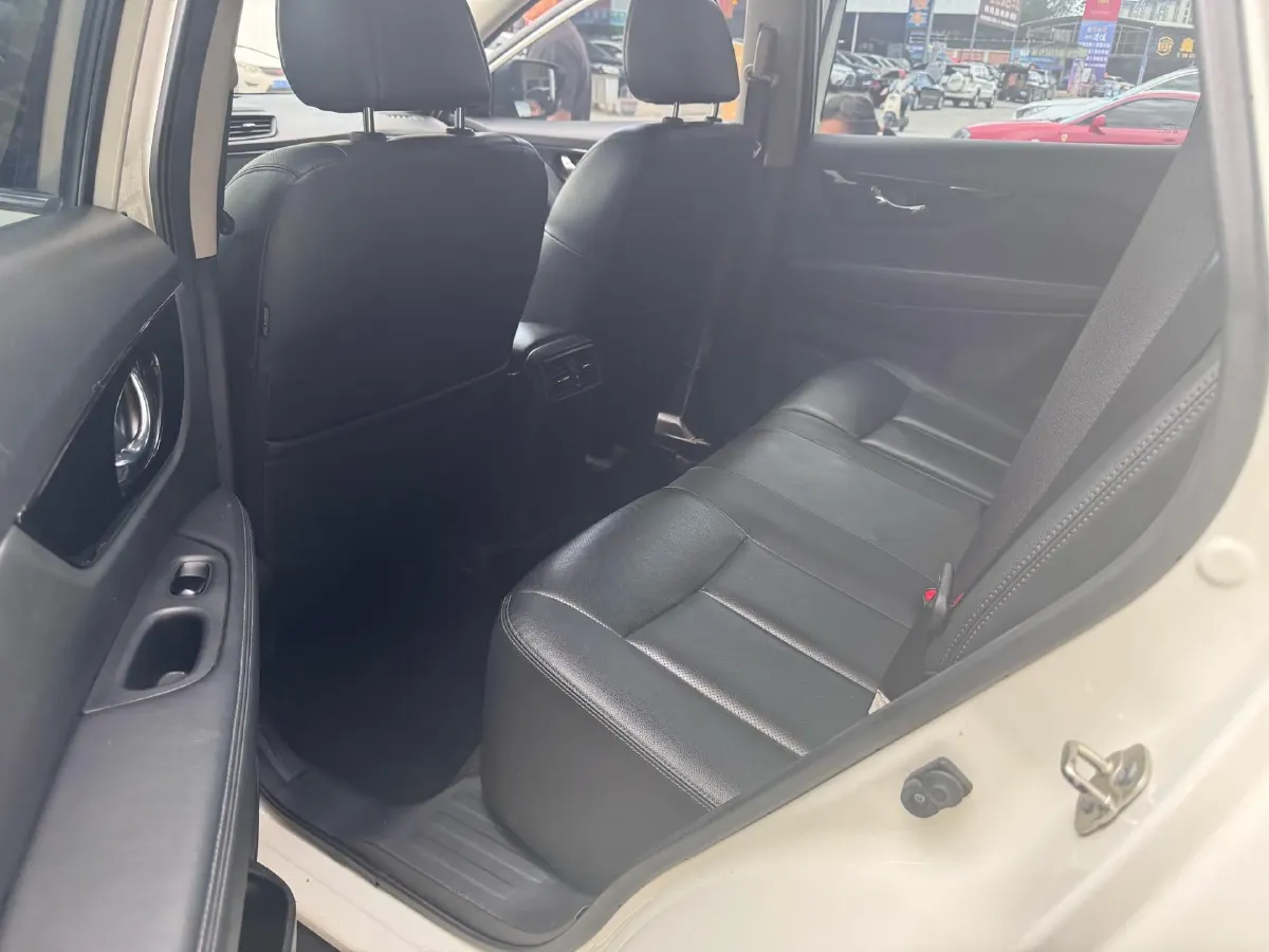 2021 Nissan X-Trail 2.0L 151HP L4 CVT,autocango,china used car exporter,china ev exporter,chinese used car exporter,chinese used ev exporter