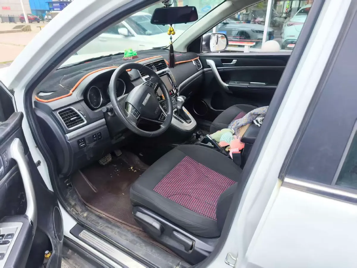 2019 Haval M6 1.5T 150HP L4 7DCT,autocango,china used car exporter,china ev exporter,chinese used car exporter,chinese used ev exporter