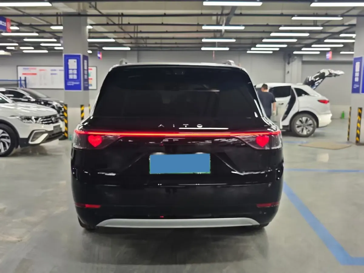 2025 AITO AITO M9 REEV 160HP REEV 52KWH,autocango,china used car exporter,china ev exporter,chinese used car exporter,chinese used ev exporter
