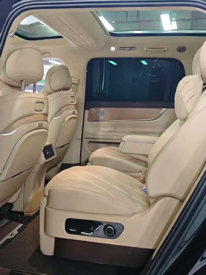 2025 AITO AITO M9 REEV 160HP REEV 52KWH,autocango,china used car exporter,china ev exporter,chinese used car exporter,chinese used ev exporter