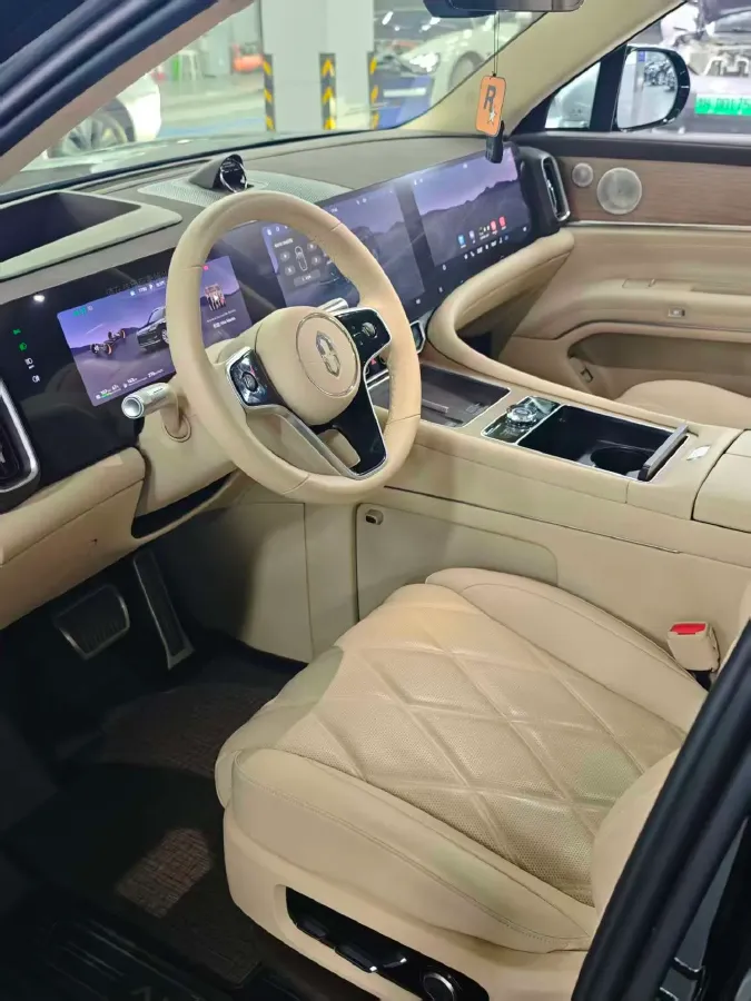 2025 AITO AITO M9 REEV 160HP REEV 52KWH,autocango,china used car exporter,china ev exporter,chinese used car exporter,chinese used ev exporter