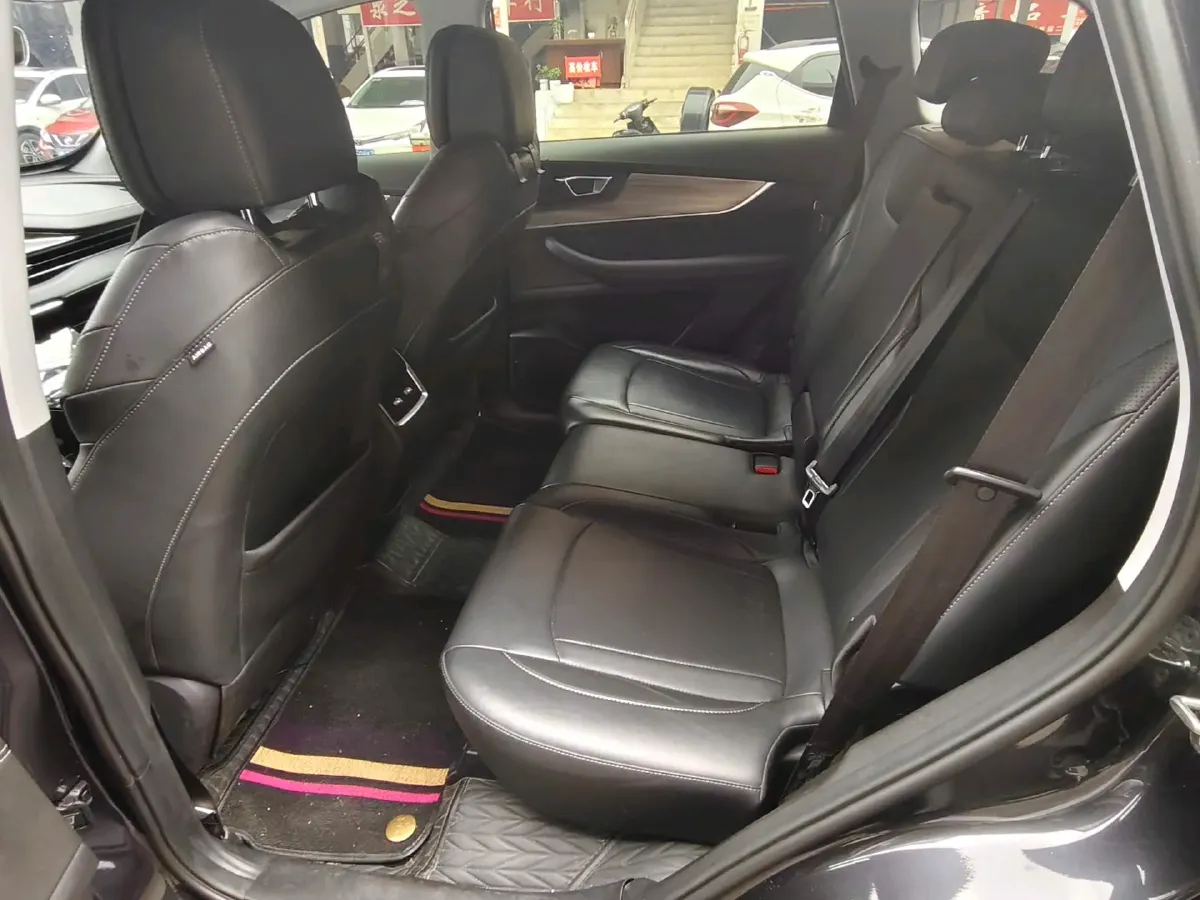 2021 Chery Tiggo 8 Plus 1.6T 197HP L4 7DCT,autocango,china used car exporter,china ev exporter,chinese used car exporter,chinese used ev exporter