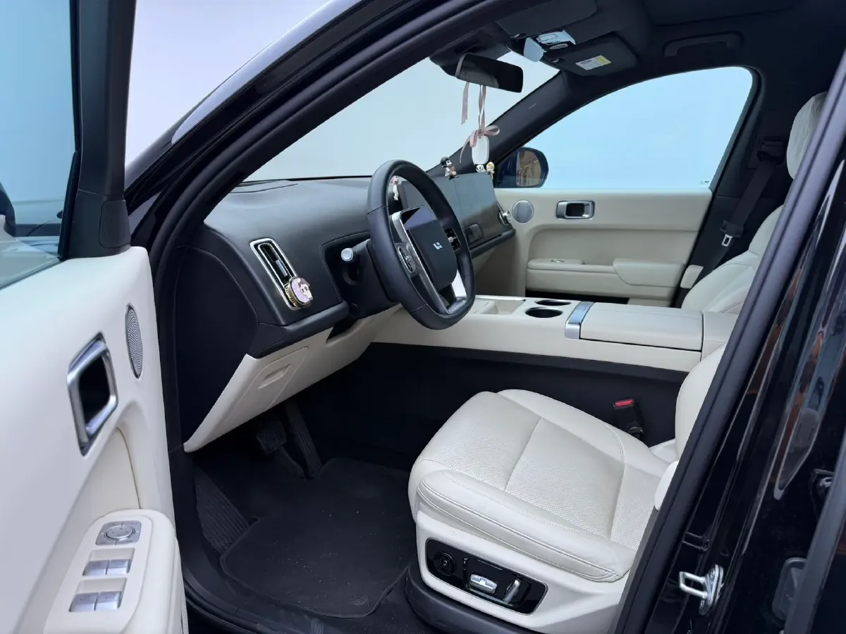 2023 Li L7 Range Extended 154HP REEV 40.9KWH,autocango,china used car exporter,china ev exporter,chinese used car exporter,chinese used ev exporter