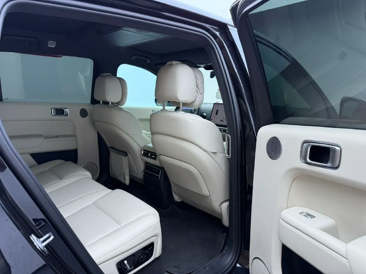 2023 Li L7 Range Extended 154HP REEV 40.9KWH,autocango,china used car exporter,china ev exporter,chinese used car exporter,chinese used ev exporter