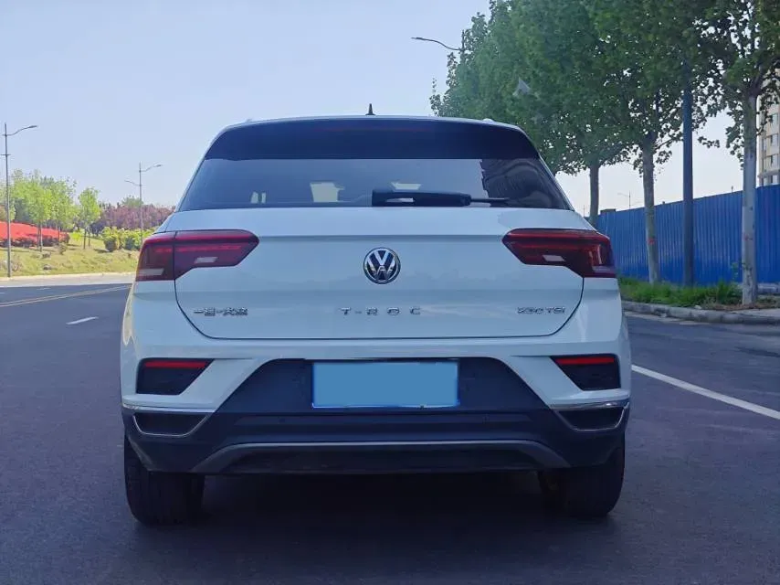 2019 Volkswagen T-Roc 1.4T 131HP L4 7DCT,autocango,china used car exporter,china ev exporter,chinese used car exporter,chinese used ev exporter