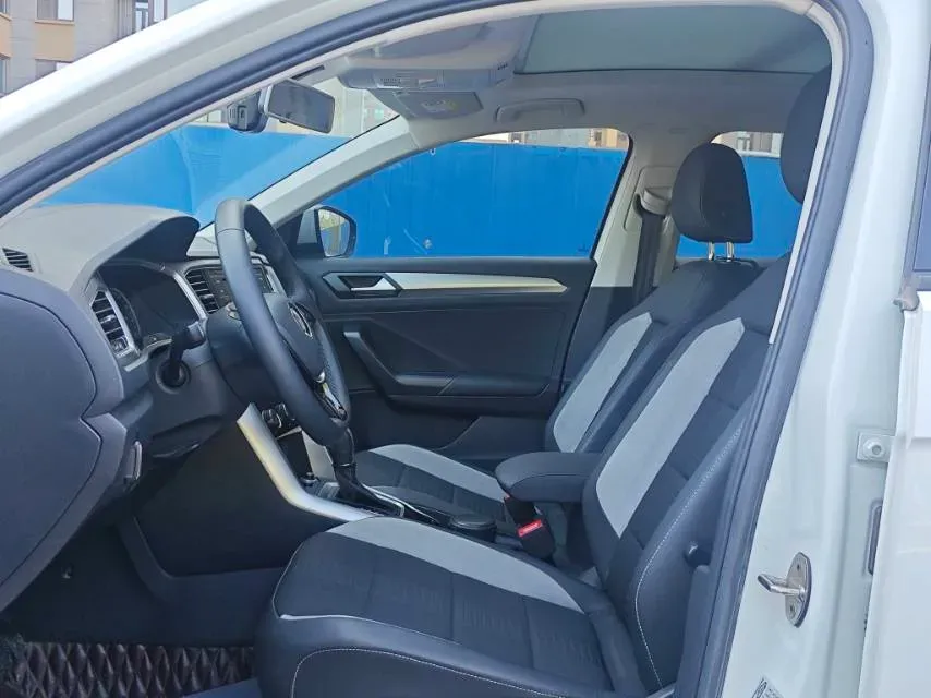 2019 Volkswagen T-Roc 1.4T 131HP L4 7DCT,autocango,china used car exporter,china ev exporter,chinese used car exporter,chinese used ev exporter