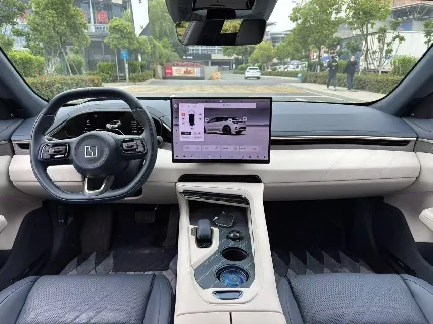 2024 Zeekr 001 BEV 100KWH,autocango,china used car exporter,china ev exporter,chinese used car exporter,chinese used ev exporter