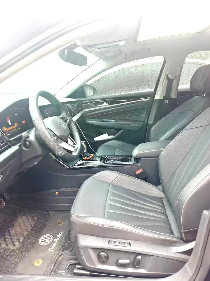 2025 Volkswagen Passat 2.0T 186HP L4 7DCT,autocango,china used car exporter,china ev exporter,chinese used car exporter,chinese used ev exporter
