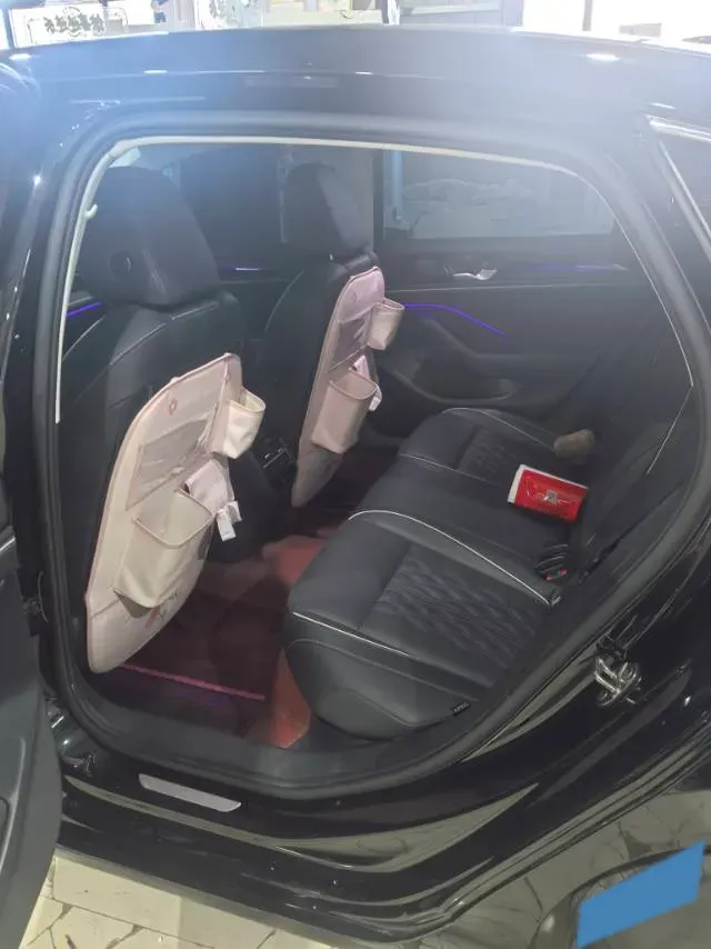 2026 Volkswagen Magotan 2.0T 220HP L4 7DCT,autocango,china used car exporter,china ev exporter,chinese used car exporter,chinese used ev exporter